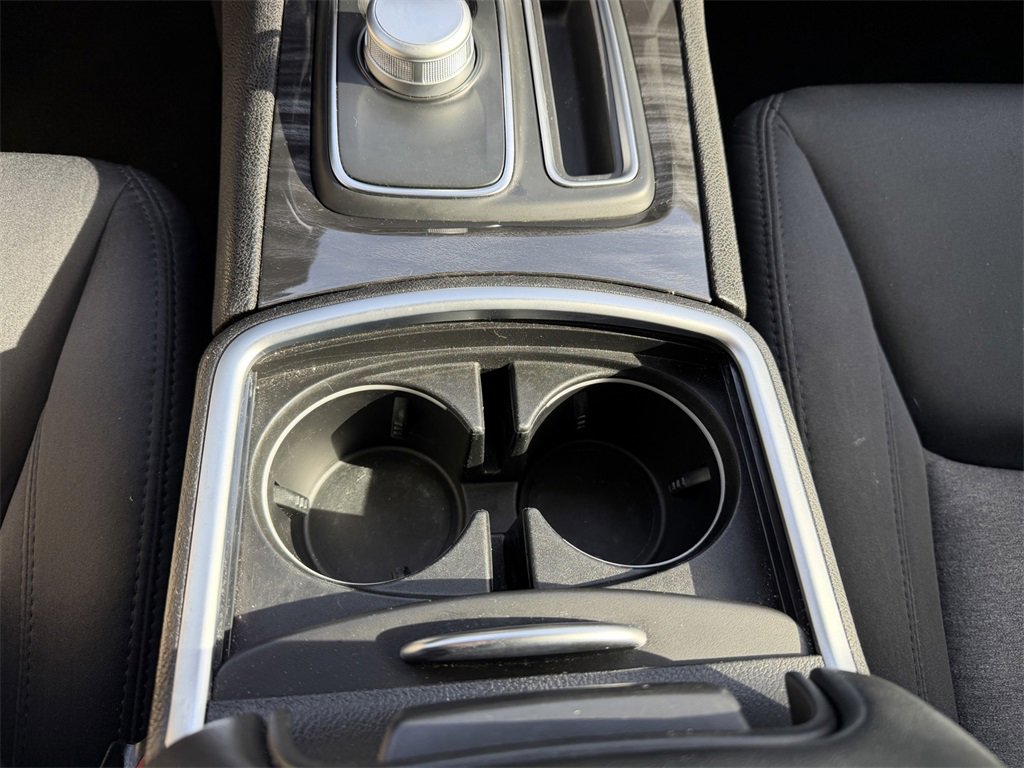 Used 2022 Chrysler 300 Touring w/ Sport Appearance Package image 32