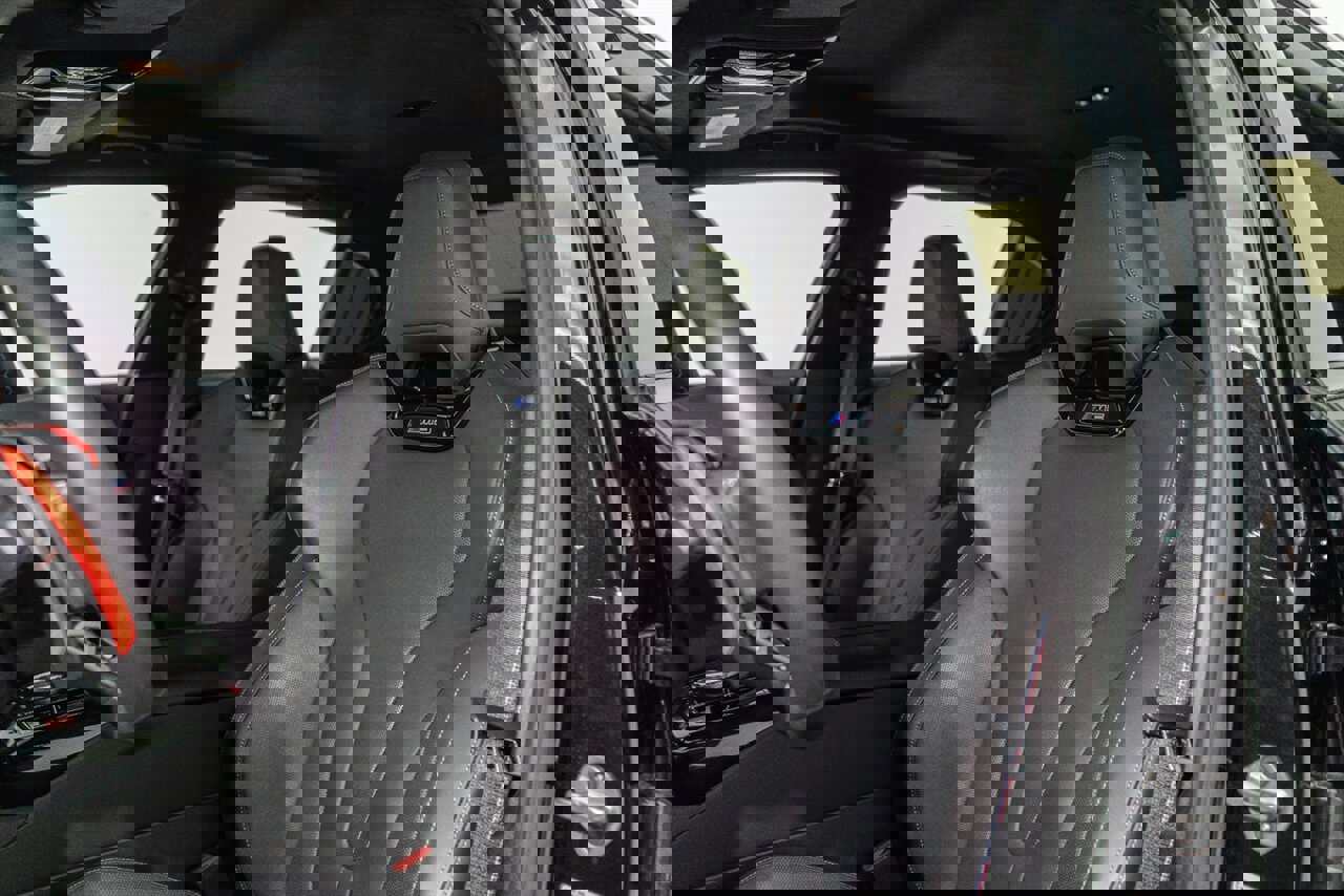 Used 2025 BMW M5 w/ Carbon Package image 27