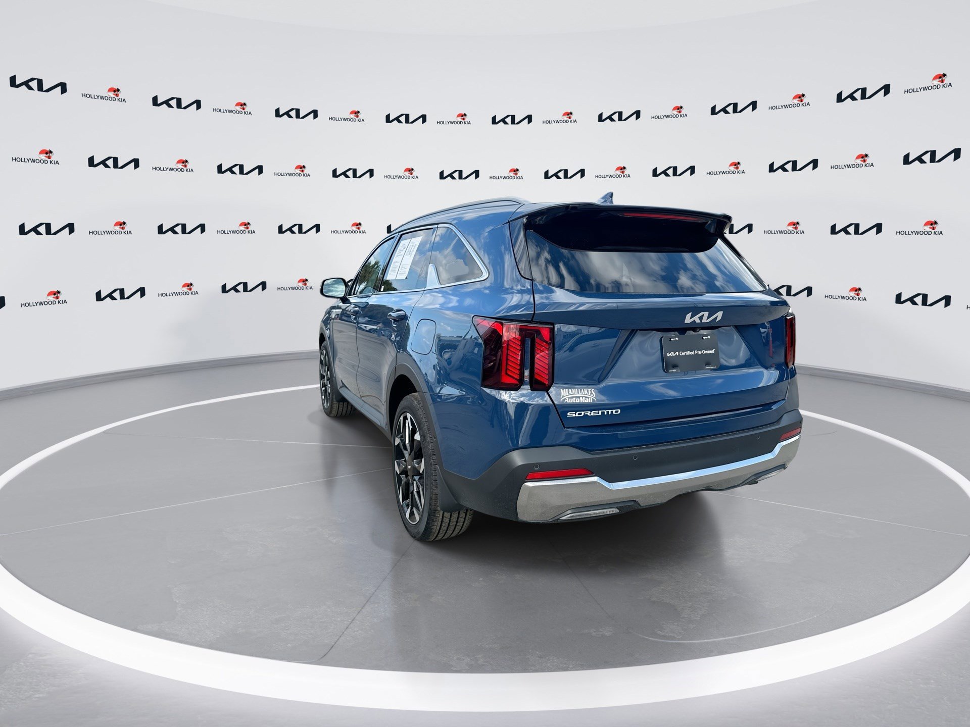 Used 2025 Kia Sorento SX image 6