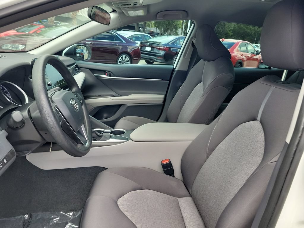 Used 2022 Toyota Camry LE FWD image 2