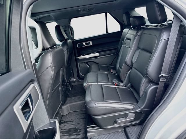 Certified 2022 Ford Explorer XLT w/ Equipment Group 202A AWD/4WD image 32