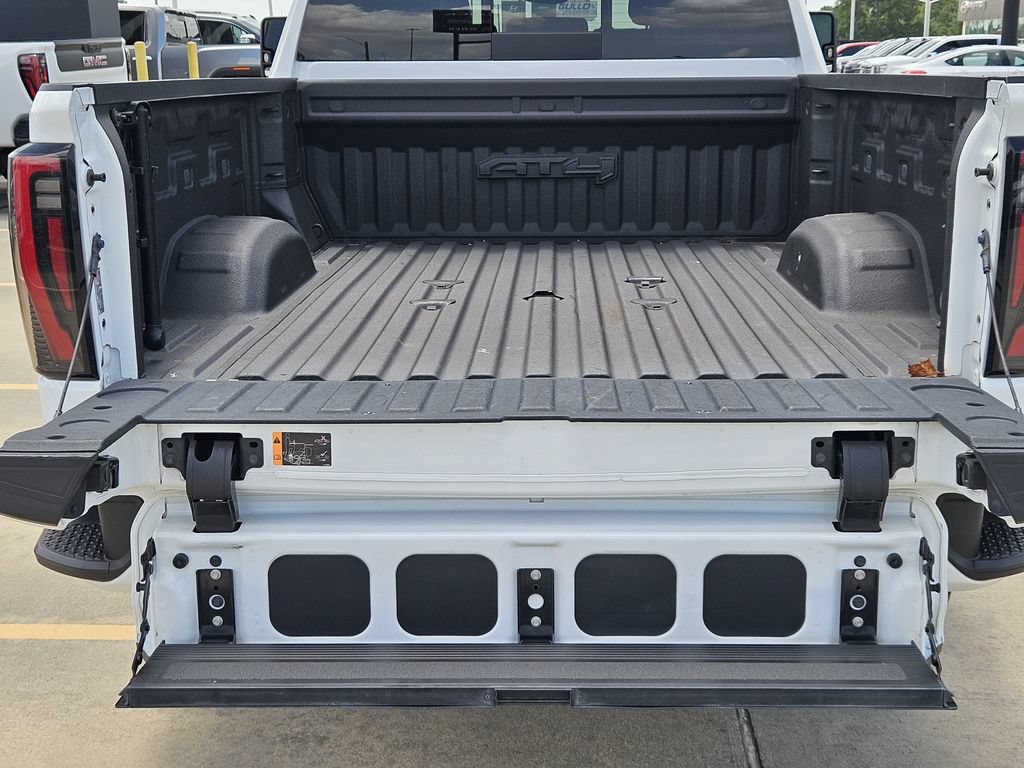 Used 2024 GMC Sierra 2500 AT4 w/ AT4 Premium Plus Package AWD/4WD image 17