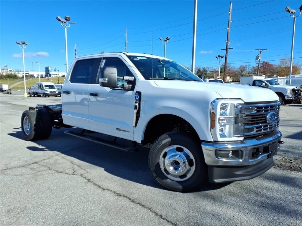New 2026 Ford F350 XL w/ XL Chrome Package AWD/4WD image 3