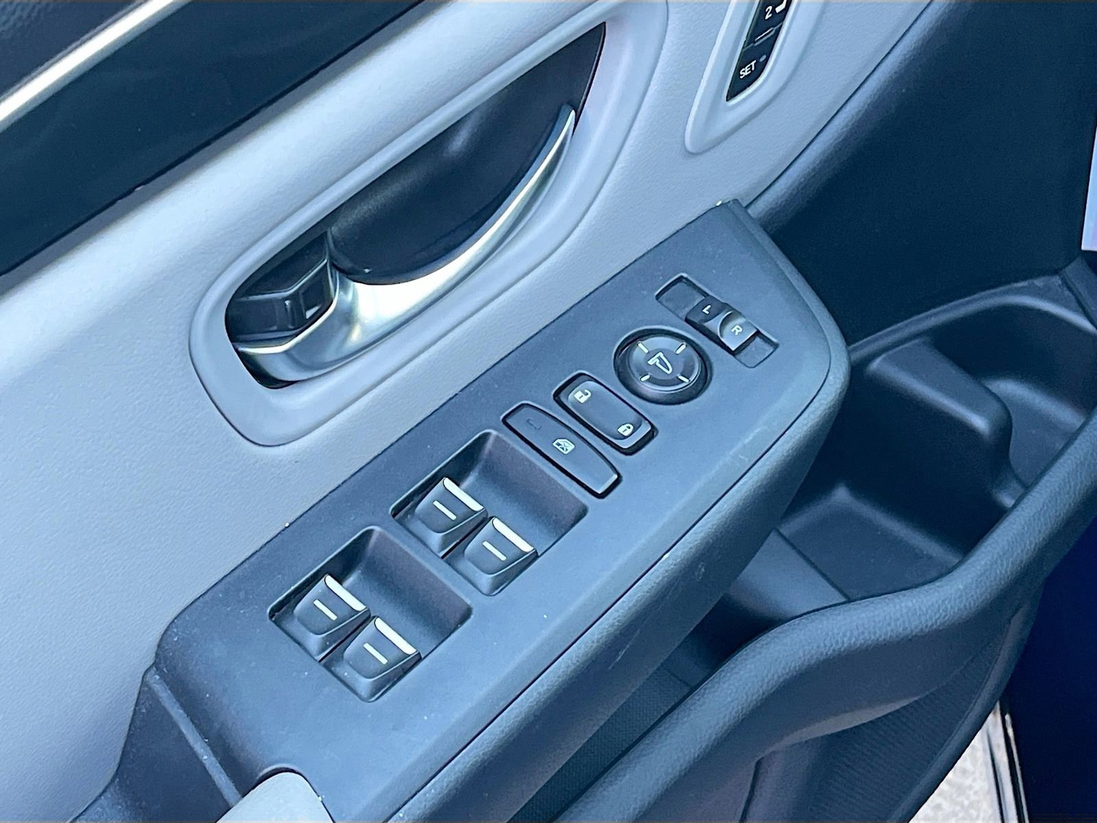 Used 2025 Honda Pilot EX-L image 17