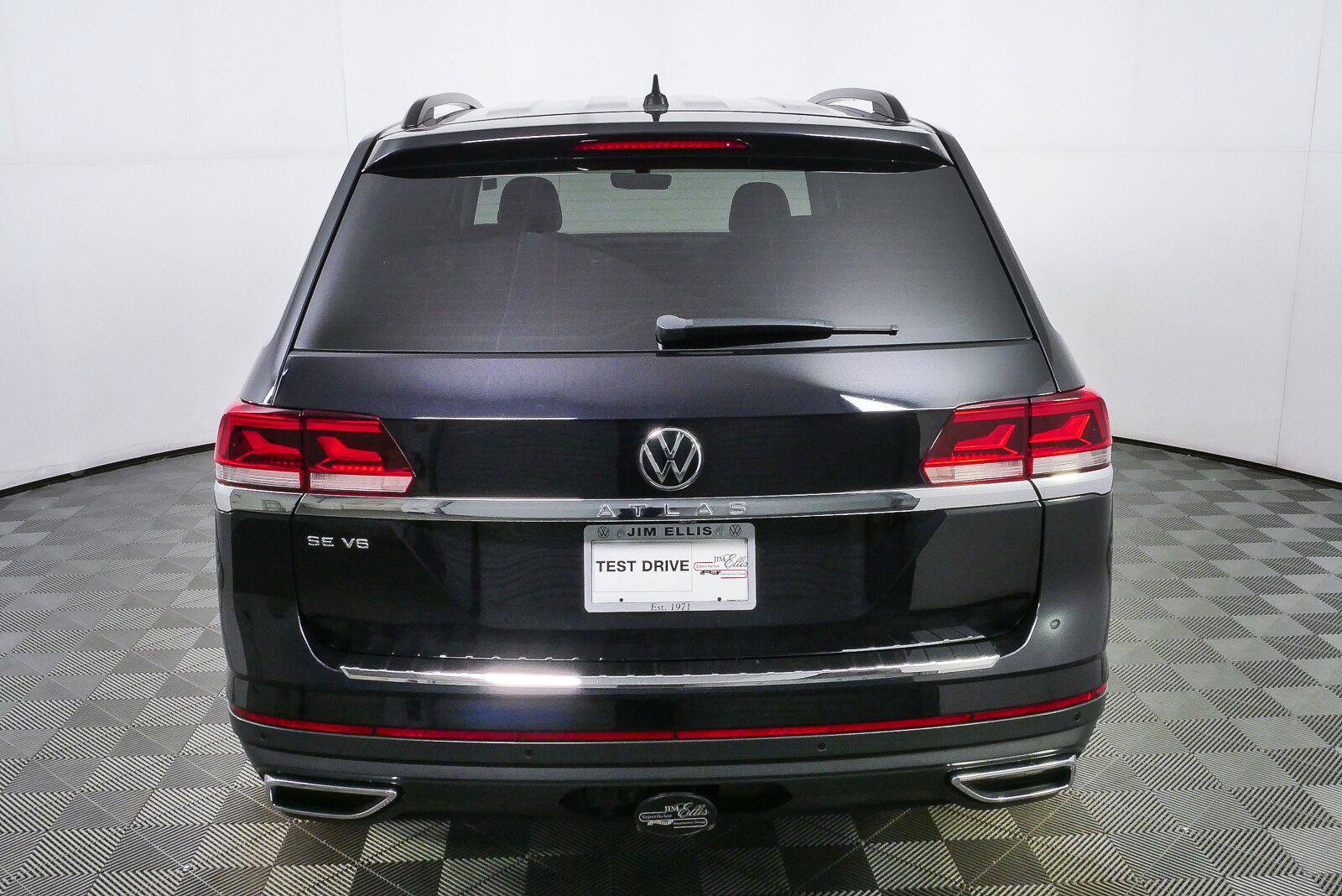 Certified 2023 Volkswagen Atlas SE FWD image 30