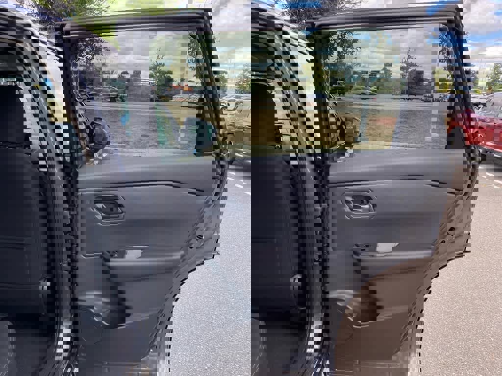 New 2026 Nissan Rogue S image 23