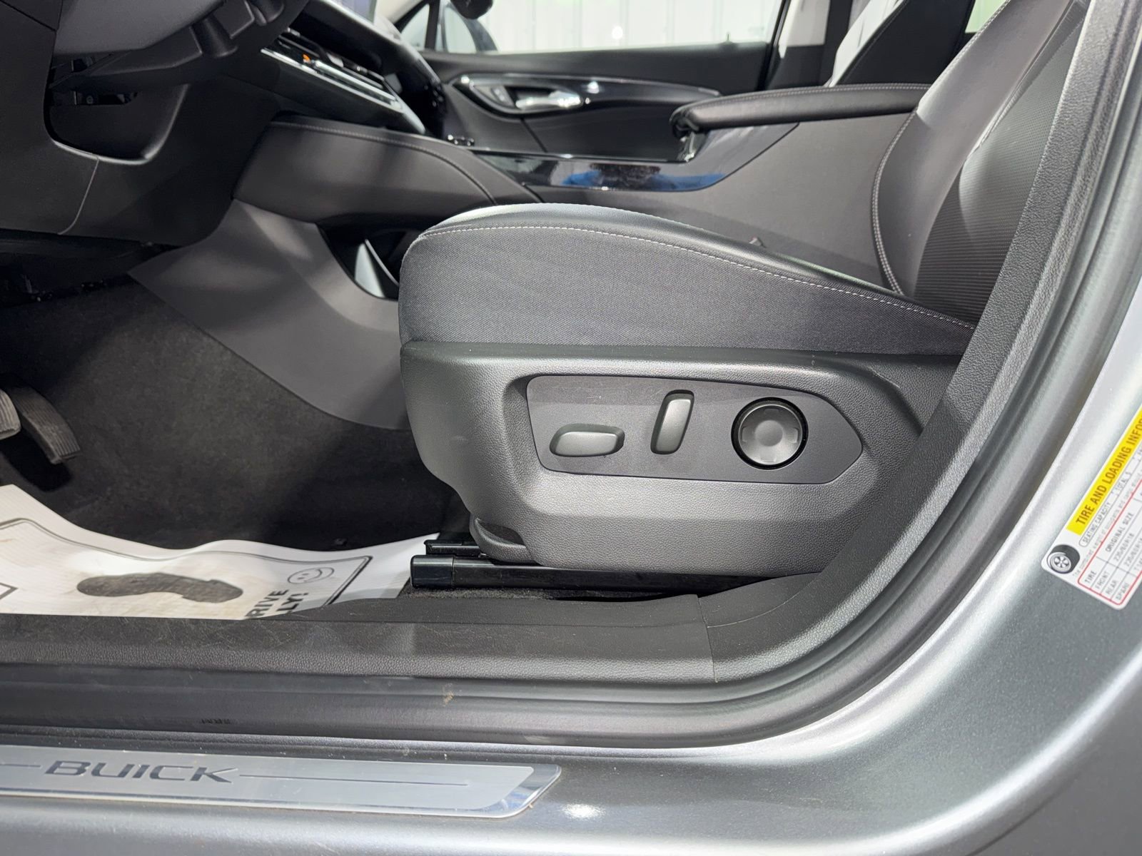 Used 2024 Buick Envision Preferred AWD/4WD image 17