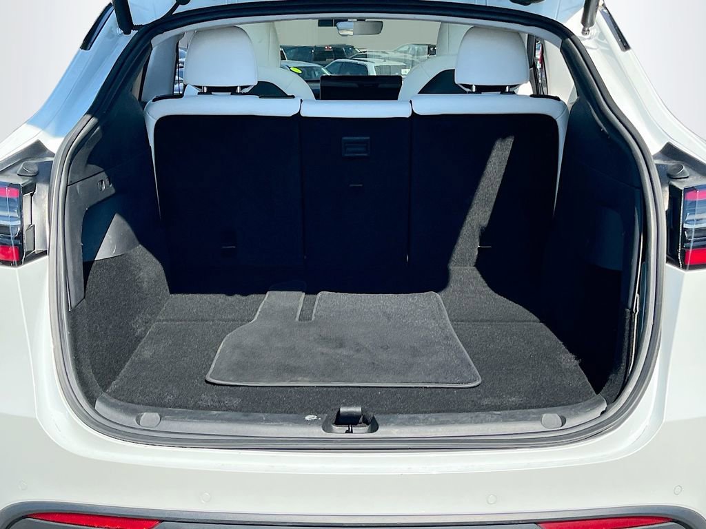 Used 2020 Tesla Model Y Long Range image 25