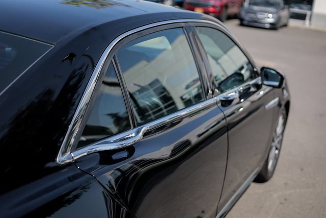 Used 2020 Lincoln Continental AWD w/ Premium Package image 14