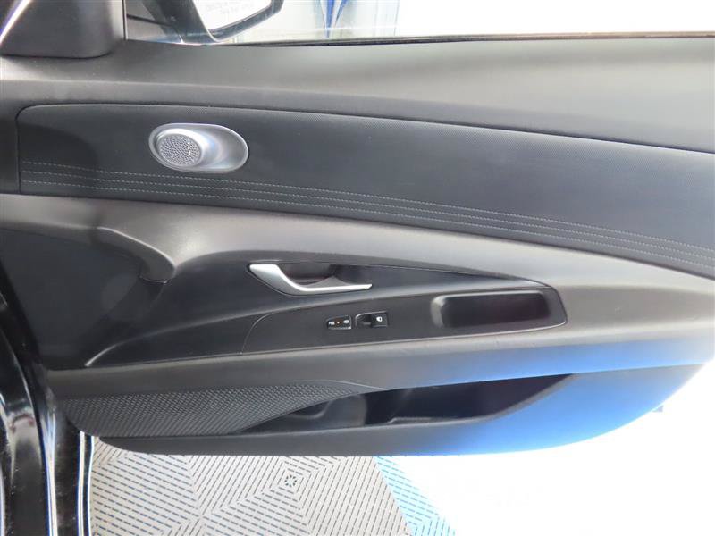 Used 2024 Hyundai Elantra SE FWD image 30