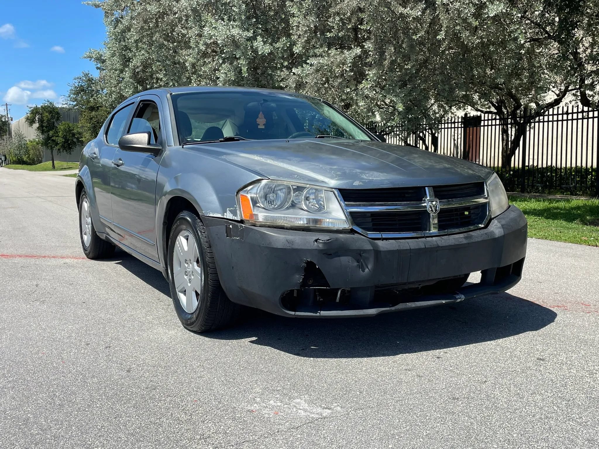 Used 2010 Dodge Avenger SXT FWD image 3