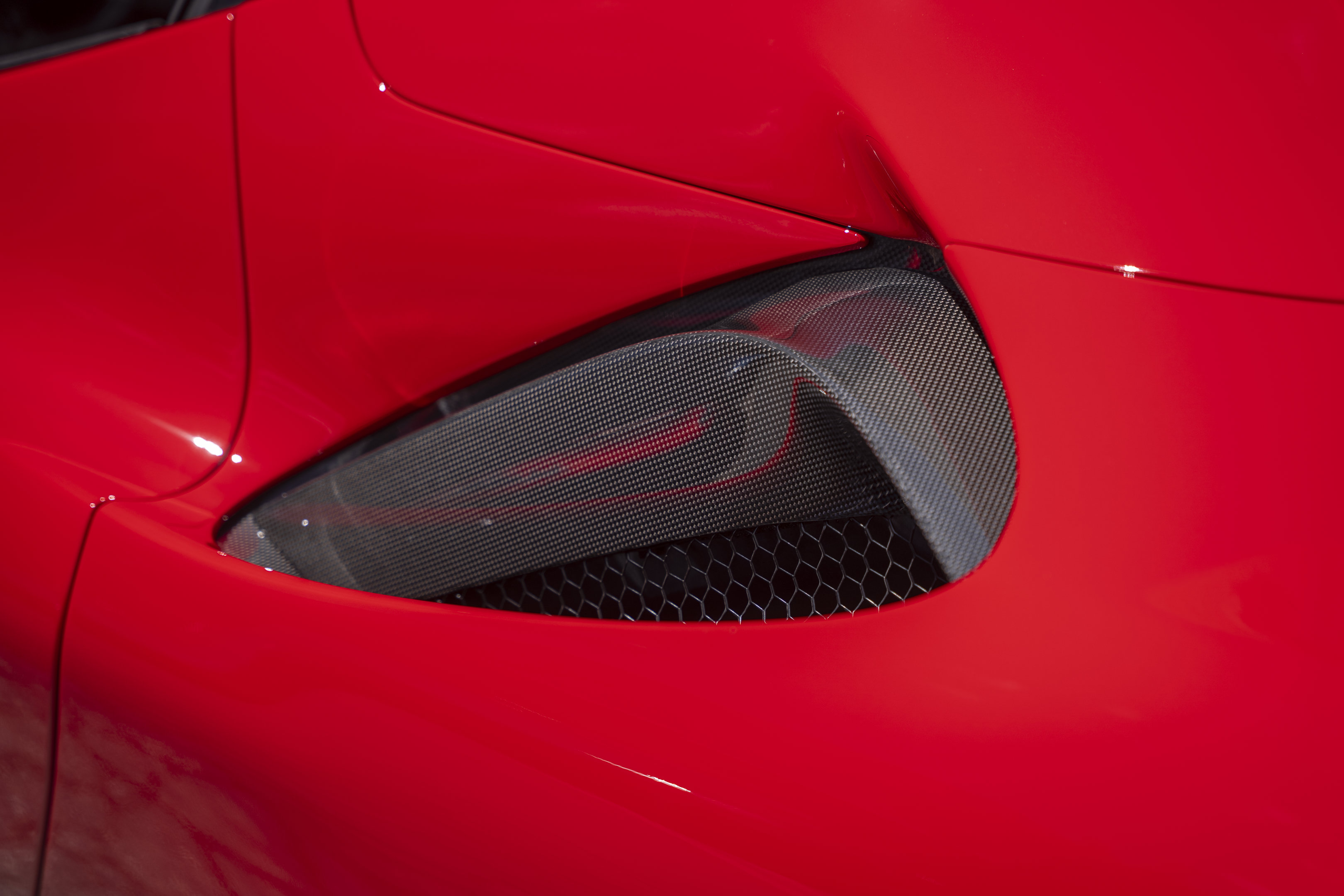 Used 2022 Ferrari SF90 Spider AWD/4WD image 24