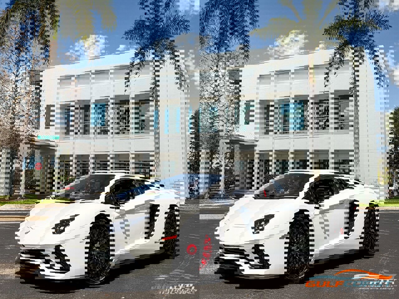 Used 2017 Lamborghini Aventador S image 12