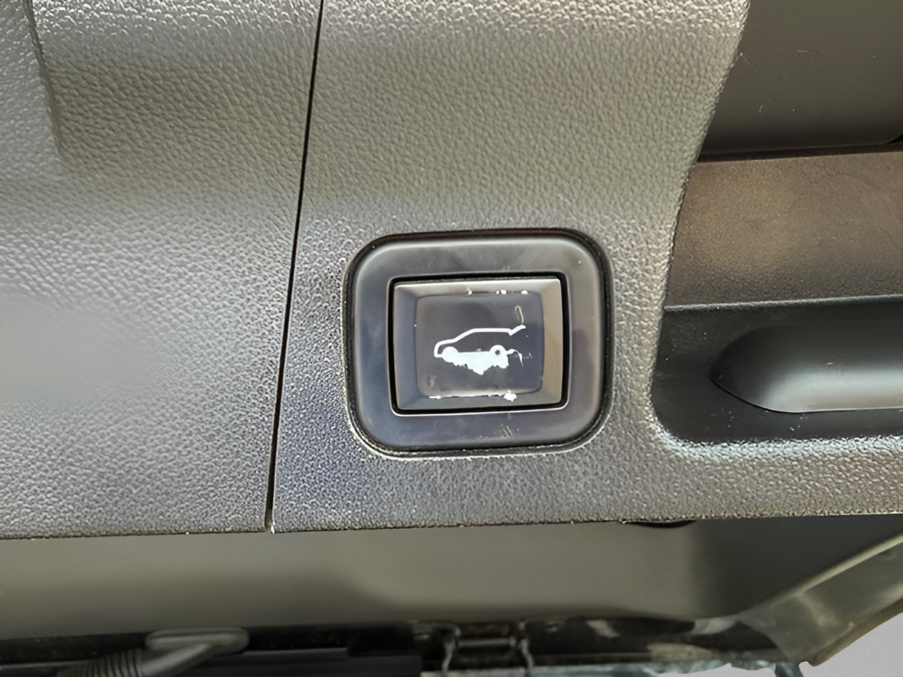 Used 2020 GMC Acadia SLT FWD image 9