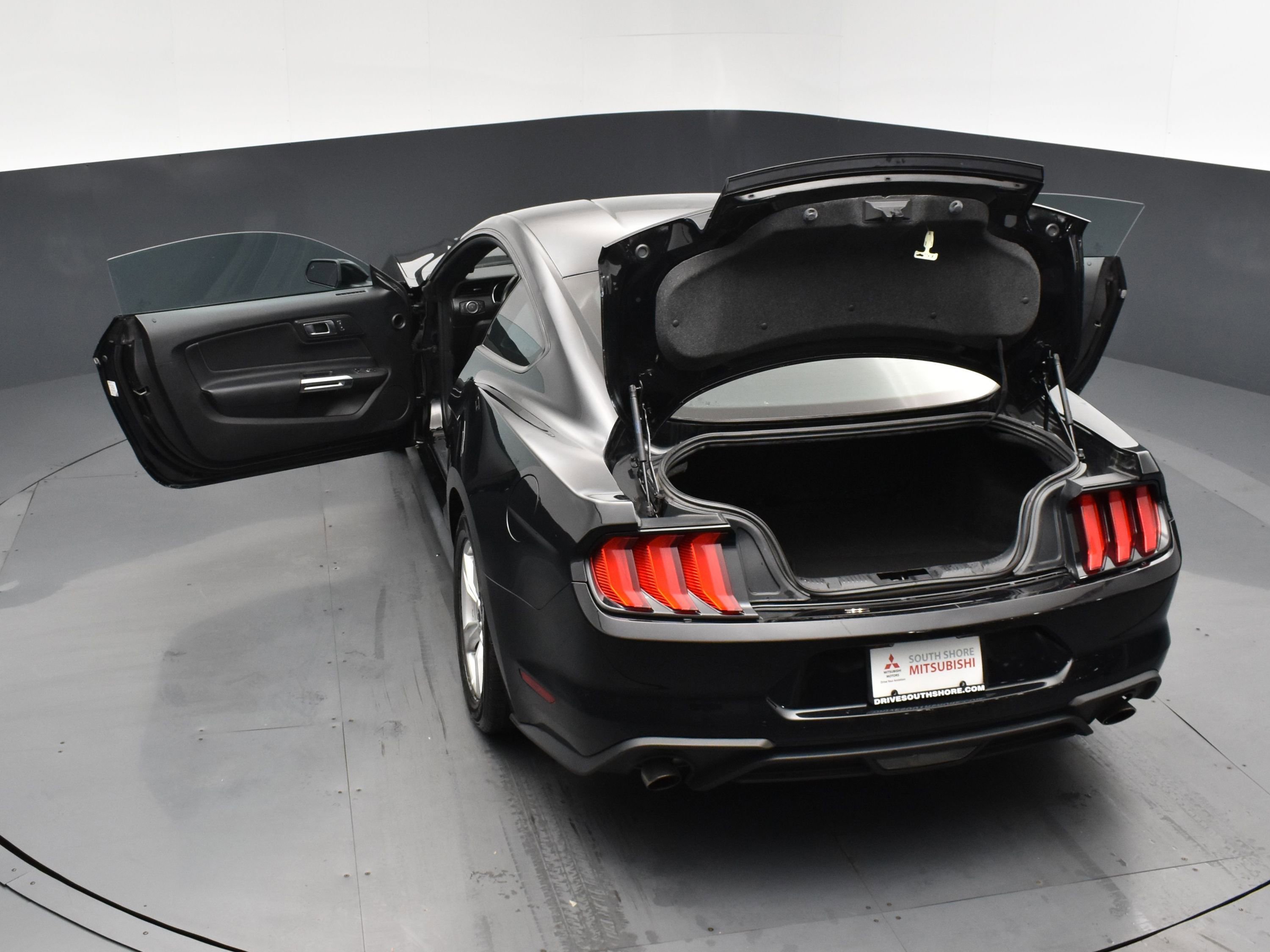 Used 2022 Ford Mustang Coupe image 24