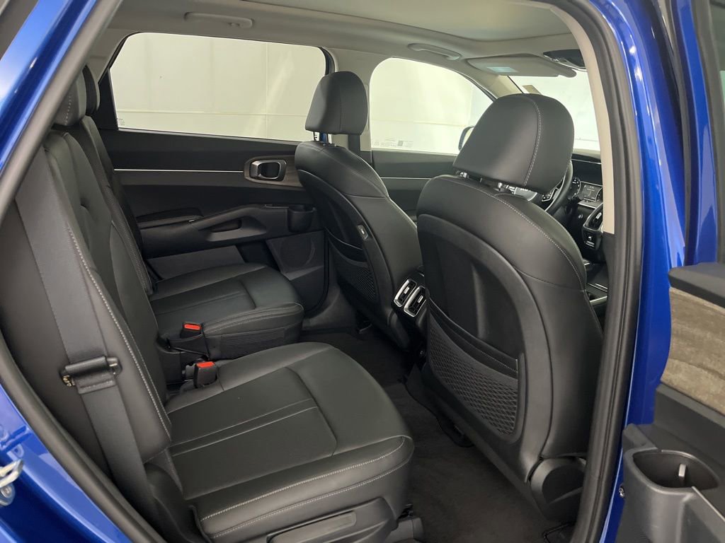 Used 2023 Kia Sorento EX w/ Panoramic Sunroof Package FWD image 24