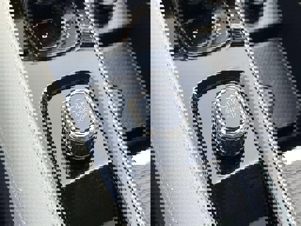 Certified 2024 Volvo XC90 B6 Plus w/ Protection Package image 37