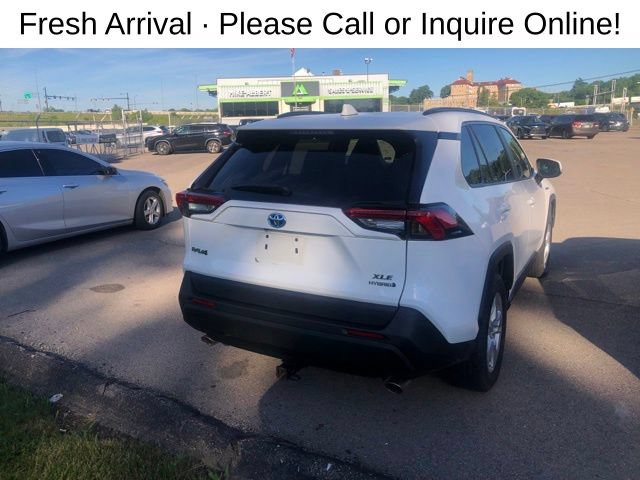 Used 2021 Toyota RAV4 XLE AWD/4WD image 4