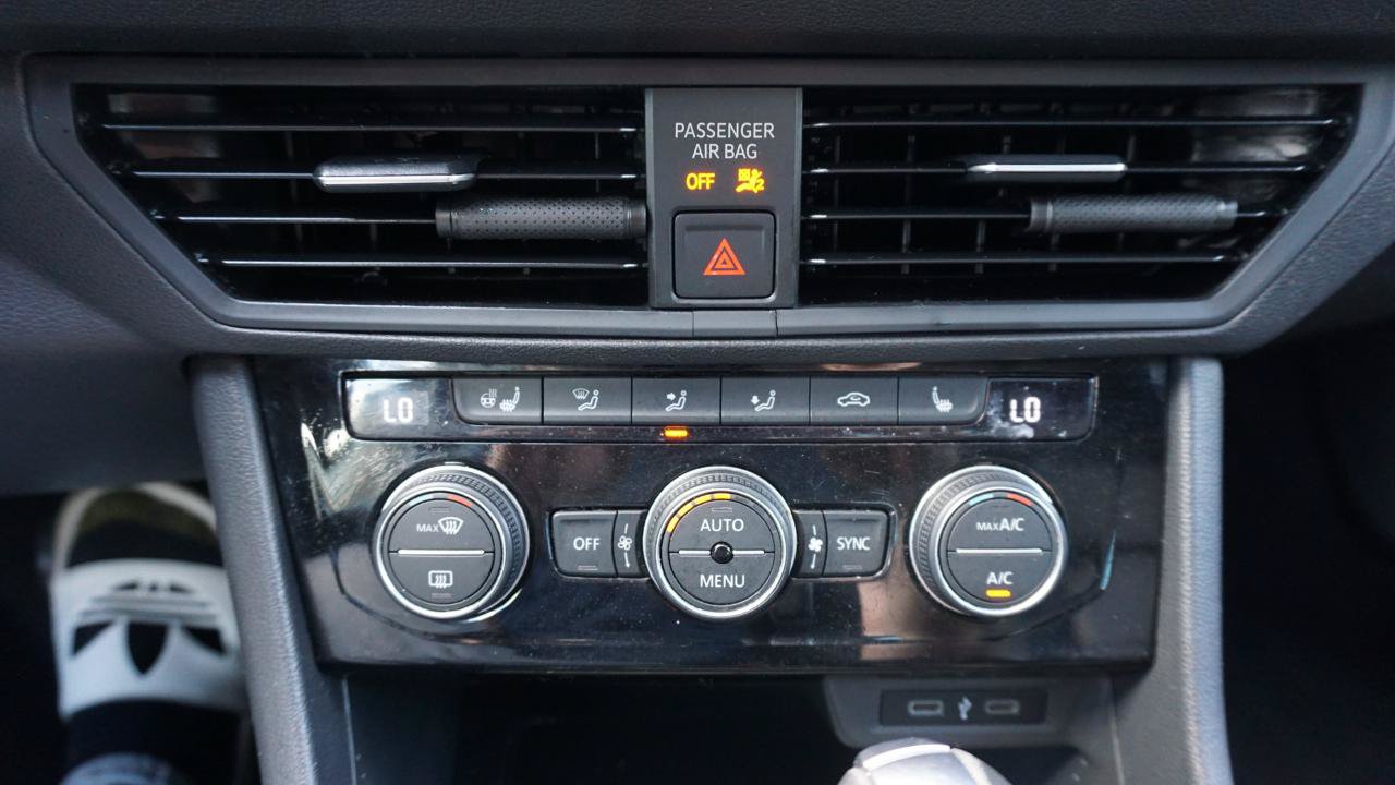 Used 2021 Volkswagen Jetta SE FWD image 24
