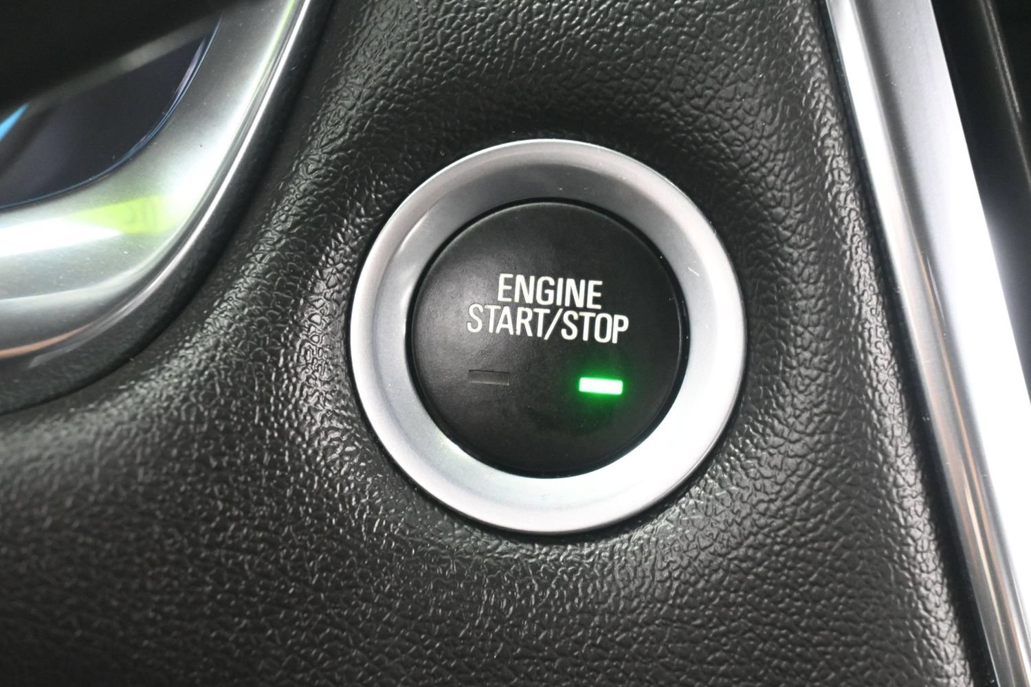 Used 2023 Chevrolet Traverse LT AWD/4WD image 24