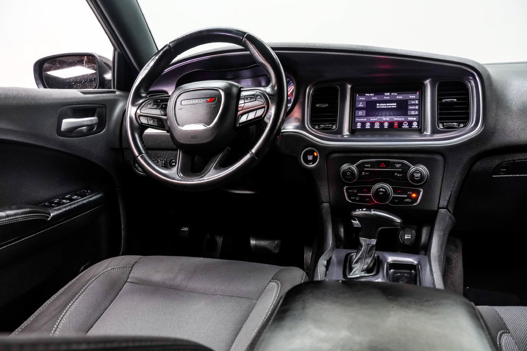 Used 2018 Dodge Charger SXT w/ Blacktop Package RWD image 23