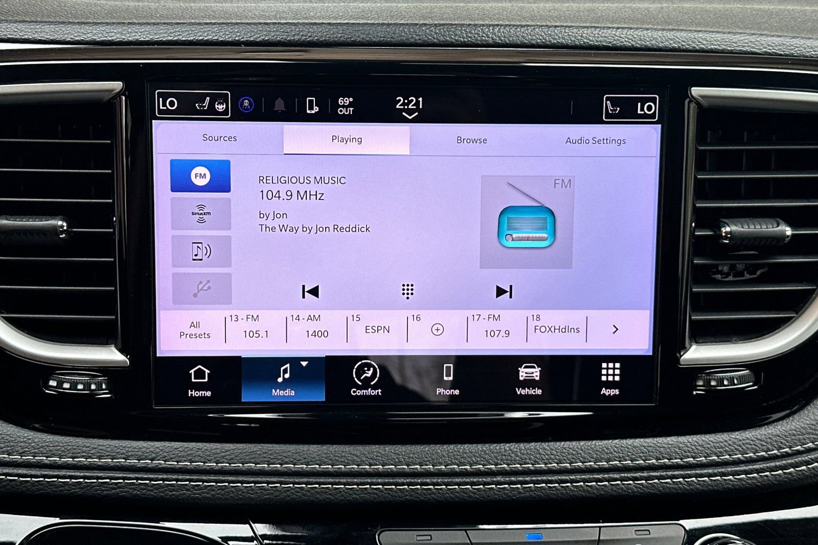 Used 2023 Chrysler Pacifica Touring-L image 25