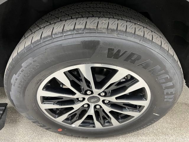 Used 2025 Ford Expedition Platinum AWD/4WD image 14