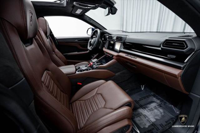 Used 2025 Lamborghini Urus SE image 38