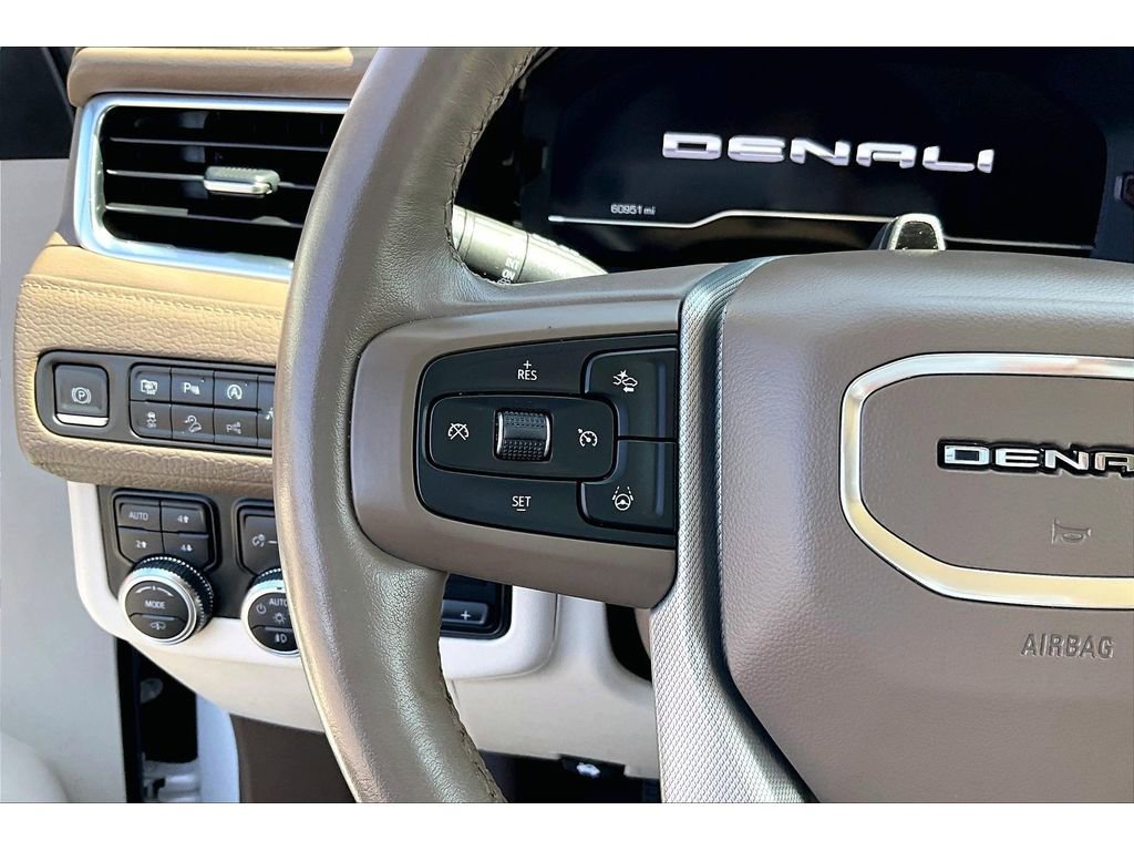 Used 2023 GMC Yukon XL Denali w/ Denali Reserve Package AWD/4WD image 11