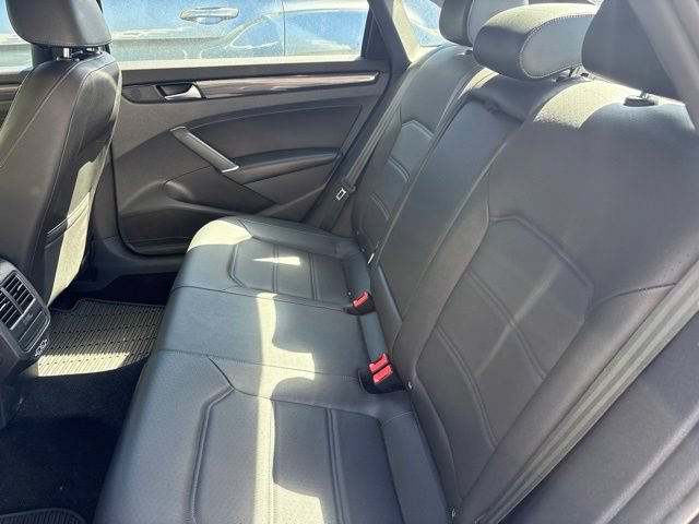 Used 2021 Volkswagen Passat 2.0T R-Line FWD image 8