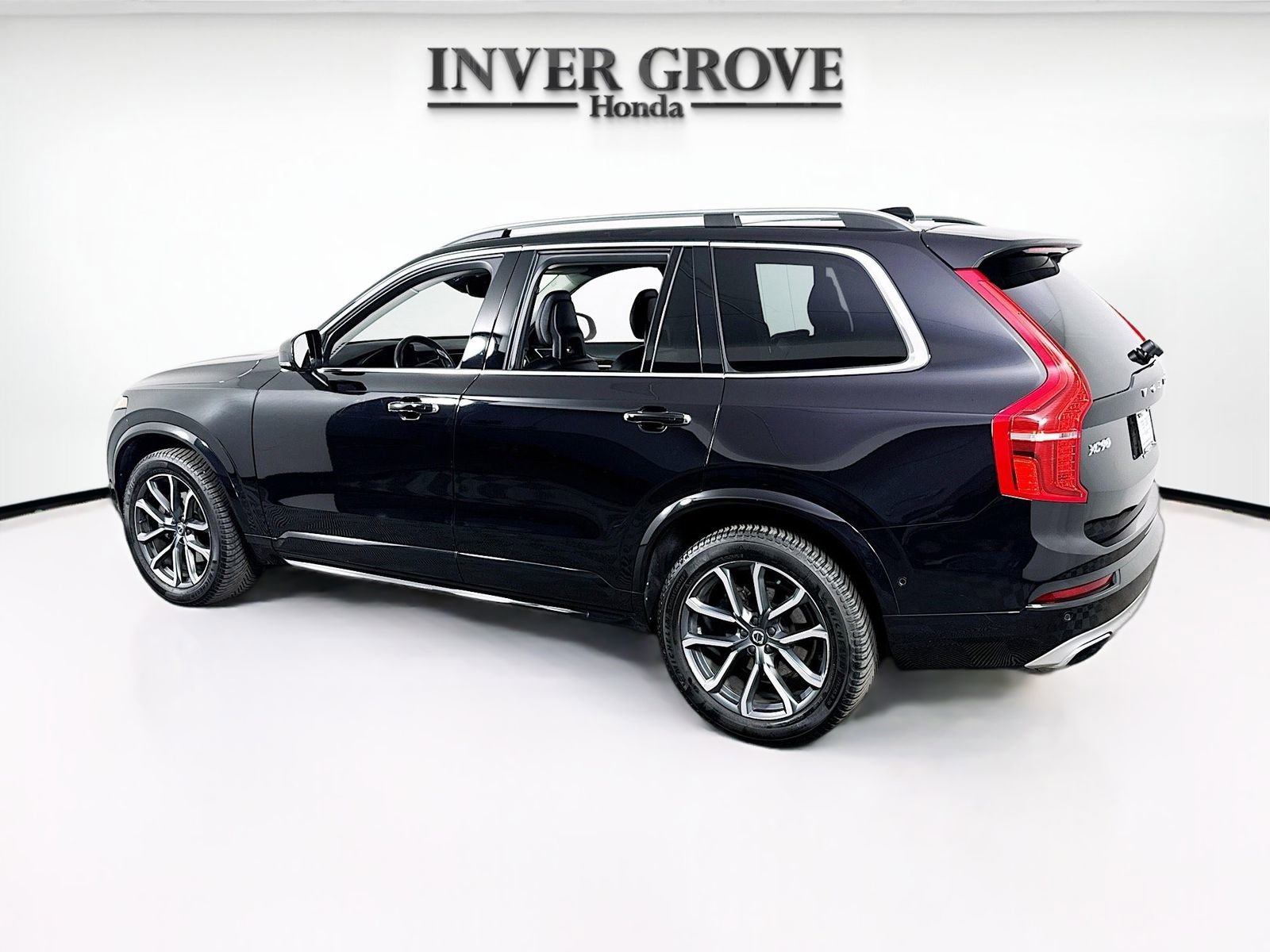 Used 2016 Volvo XC90 T6 Momentum AWD/4WD image 7