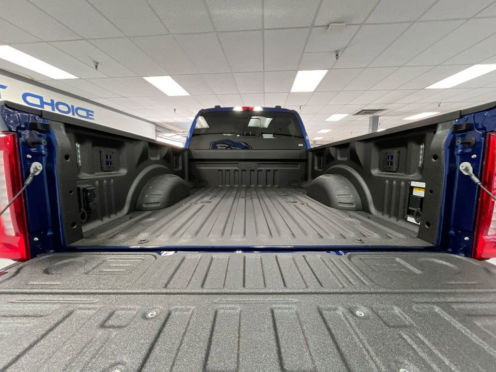 New 2026 Ford F350 4x4 Crew Cab Super Duty image 11
