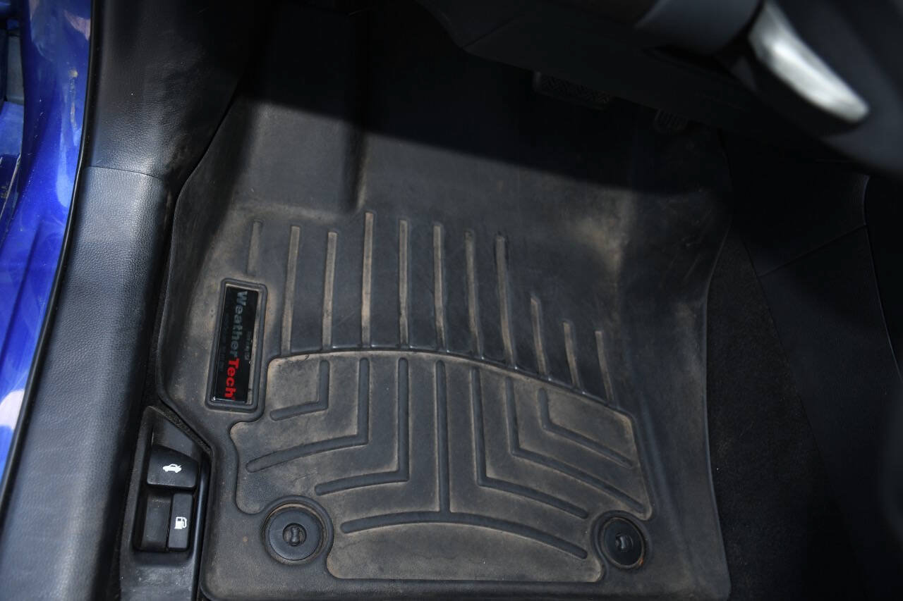 Used 2021 Toyota Corolla SE w/ Carpet Mat Package (TMS) FWD image 14