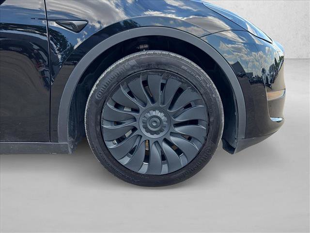 Used 2024 Tesla Model Y Long Range AWD/4WD image 21