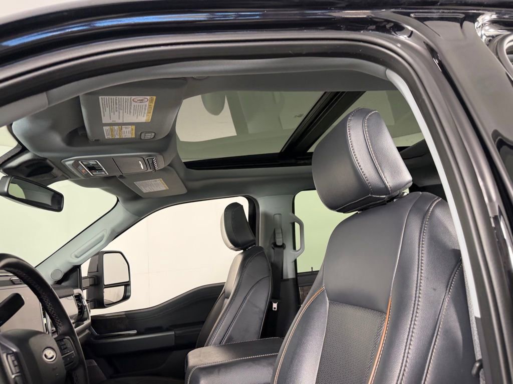 Used 2025 Ford F350 Lariat w/ Black Appearance Package image 26
