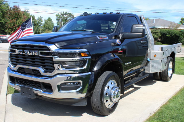 Used 2025 RAM 4500 4x4 Regular Cab DRW image 10