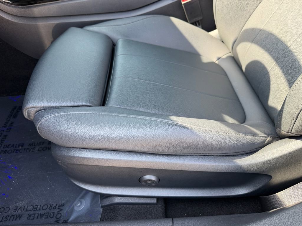 Used 2025 Mercedes-Benz CLA 250 4MATIC image 25