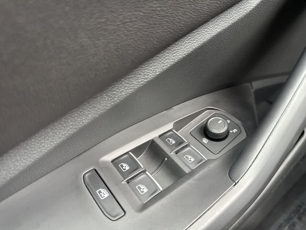 Used 2025 Volkswagen Jetta Sport FWD image 17