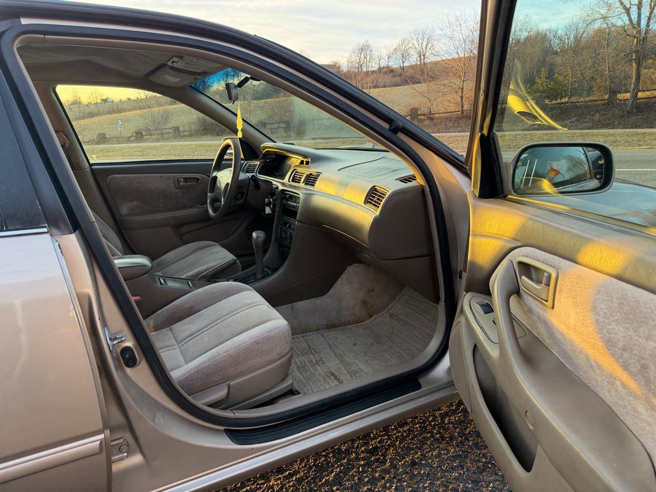 Used 1997 Toyota Camry LE FWD image 18