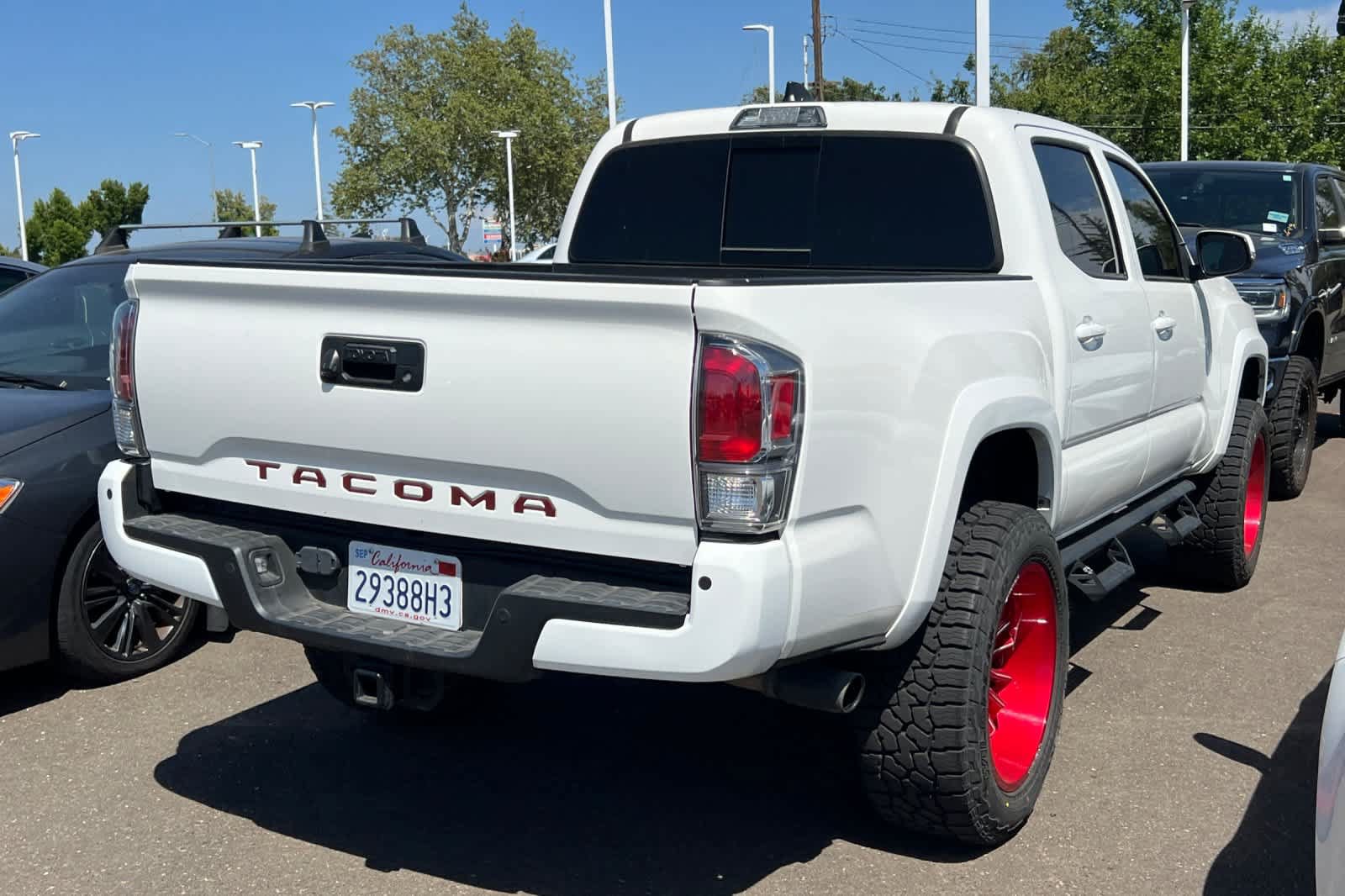 Used 2021 Toyota Tacoma TRD Sport w/ Technology Package AWD/4WD image 4