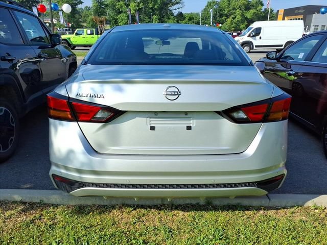 Used 2025 Nissan Altima 2.5 SV FWD image 7