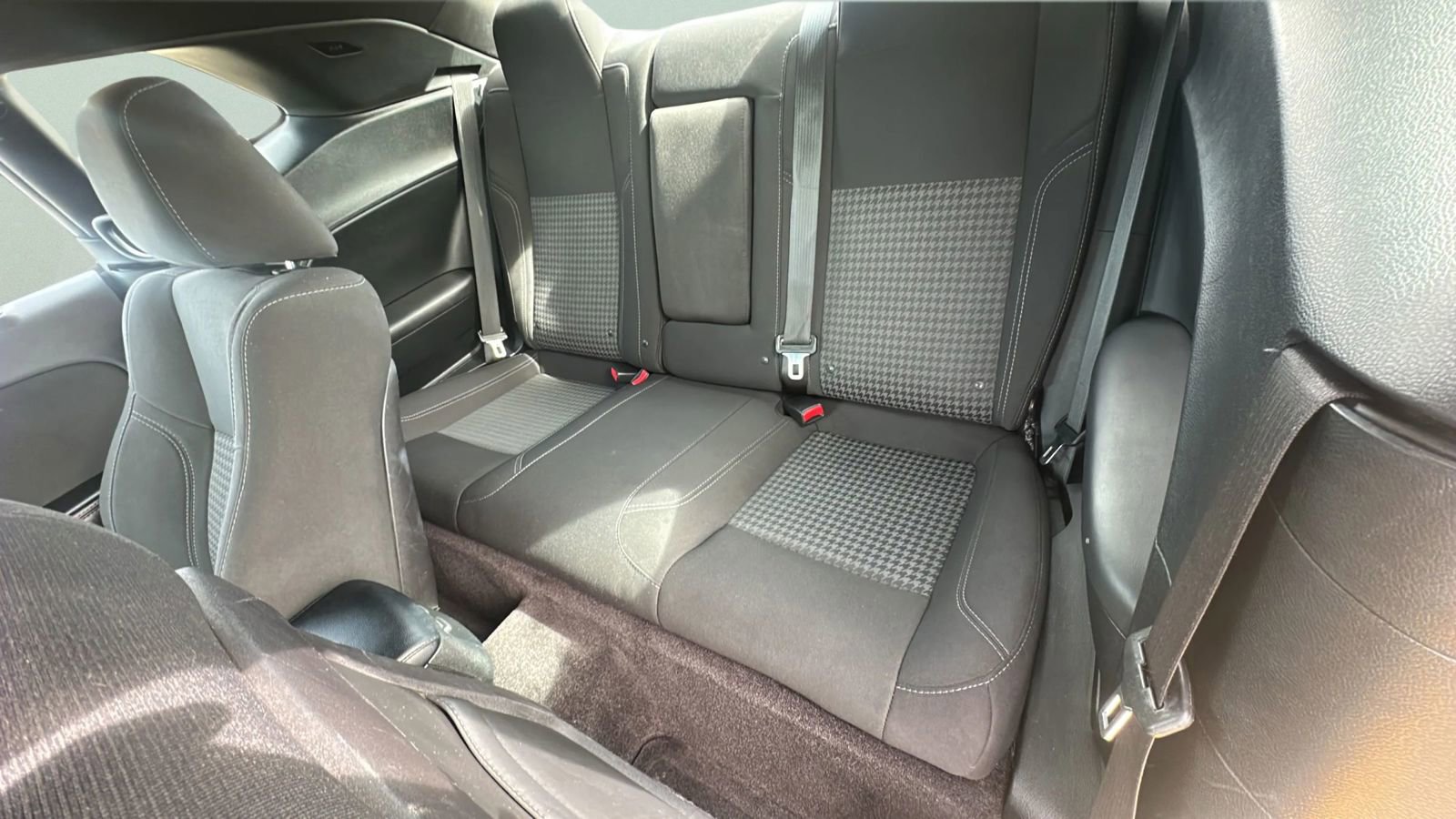 Used 2018 Dodge Challenger SXT image 18