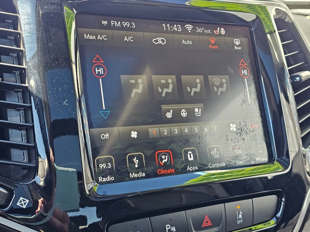 Used 2019 Jeep Cherokee Limited w/ Luxury Group image 34