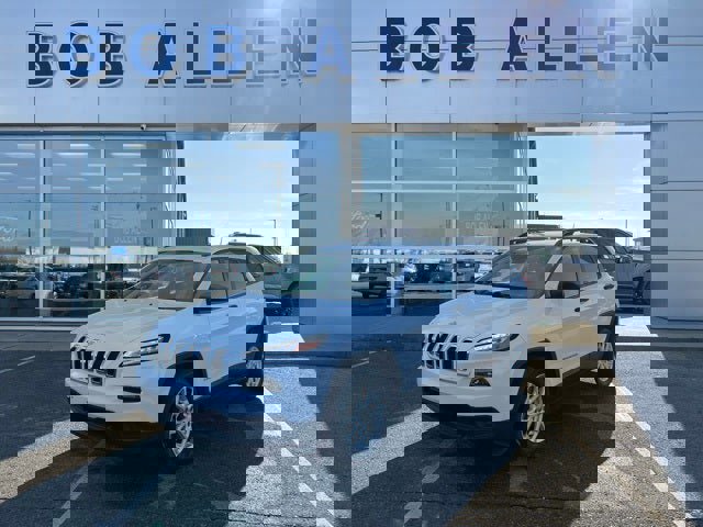 Used 2017 Jeep Cherokee Sport image 1