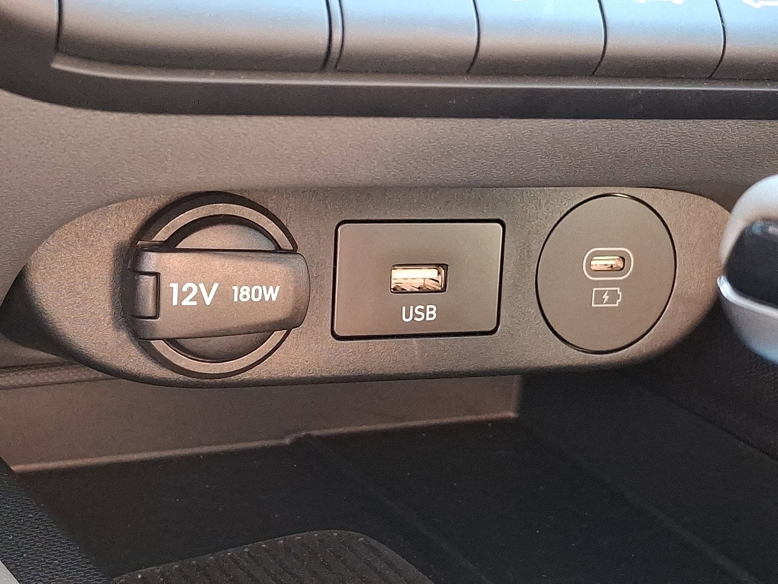 Certified 2025 Hyundai Elantra SEL FWD image 26