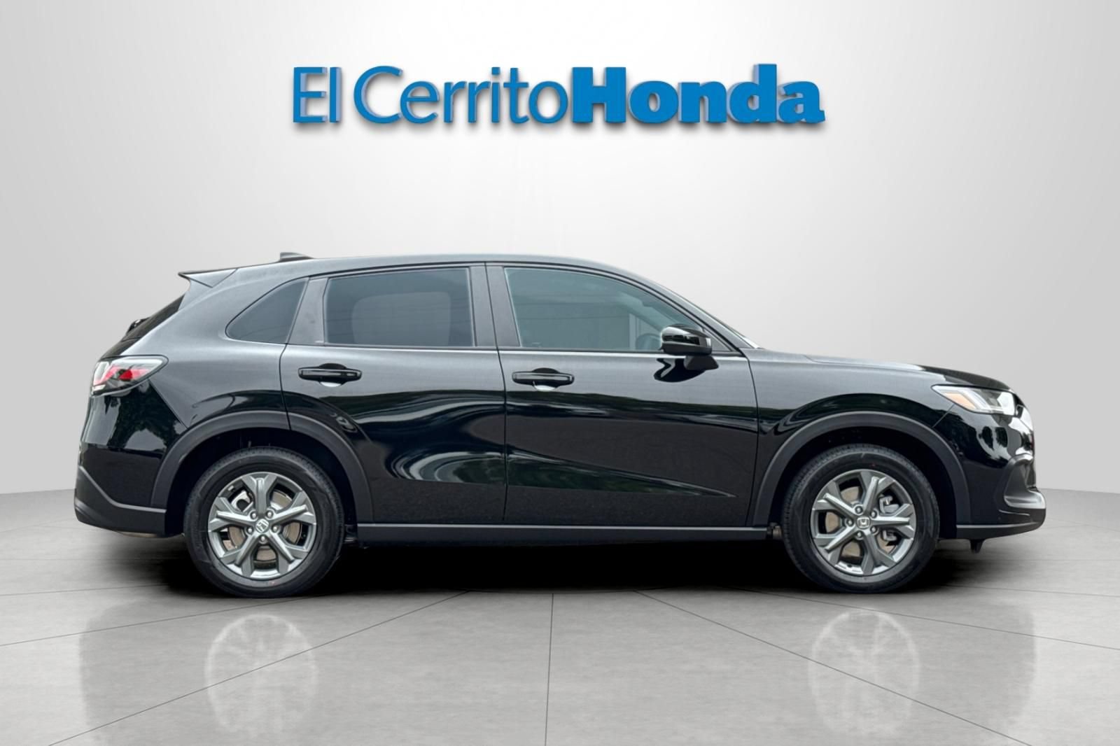 New 2027 Honda HR-V LX image 2