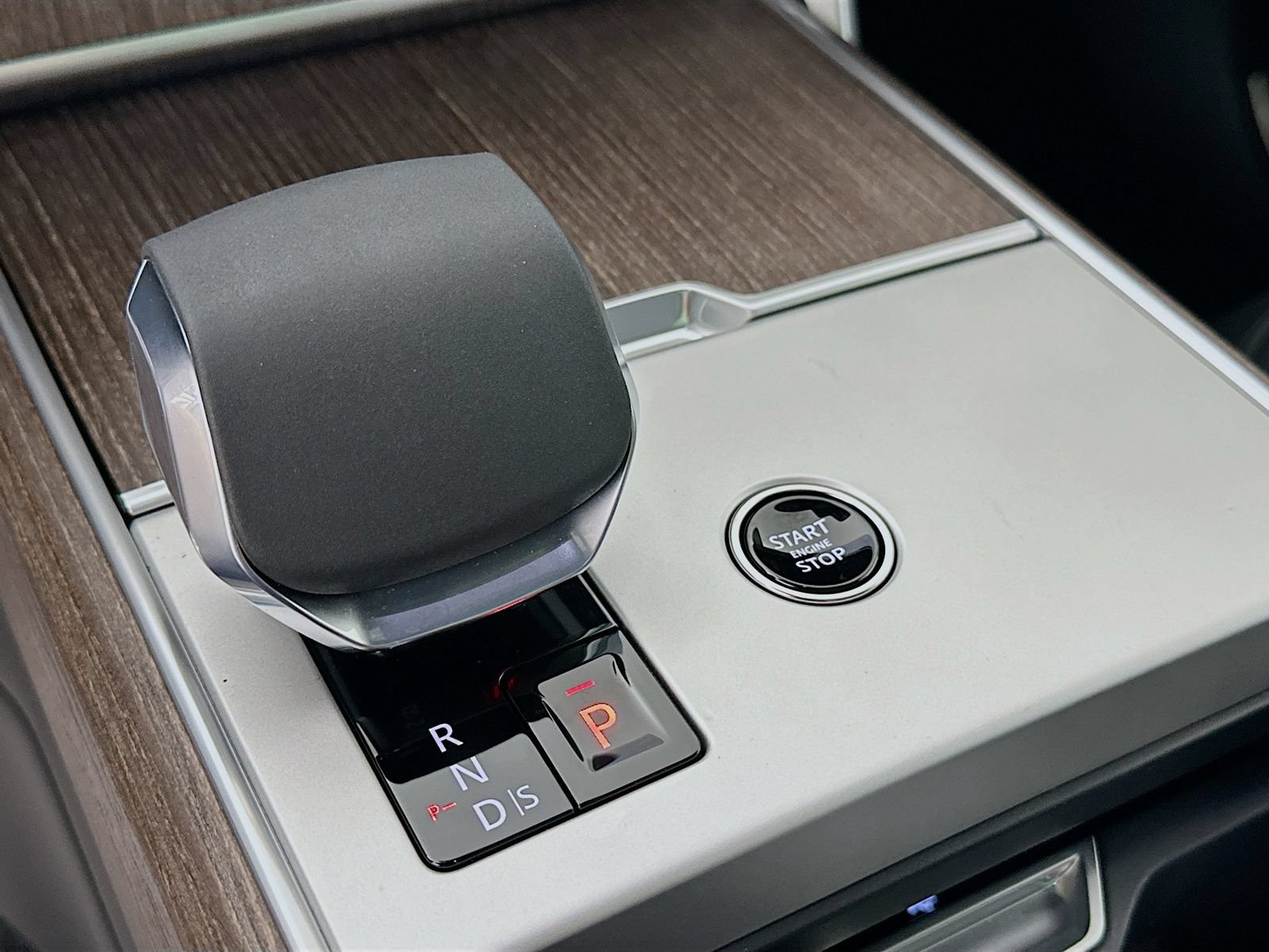 New 2026 Land Rover Range Rover SE AWD/4WD image 27