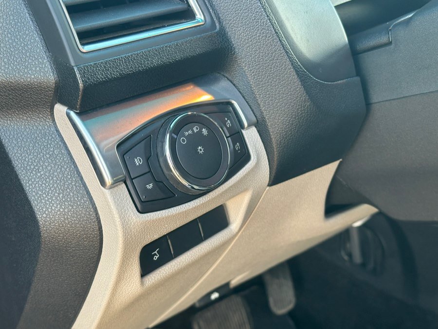 Used 2018 Ford Explorer Limited image 25