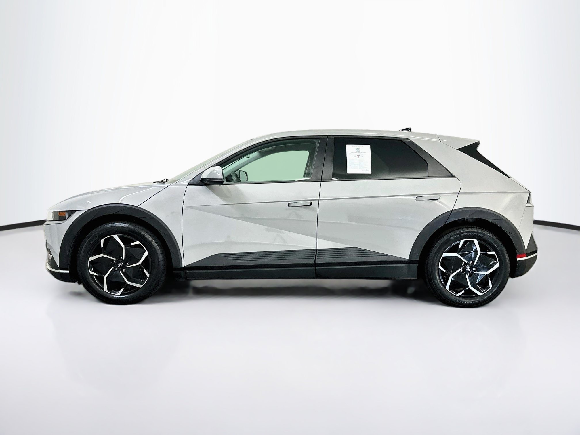 Used 2024 Hyundai Ioniq 5 SEL AWD/4WD image 4