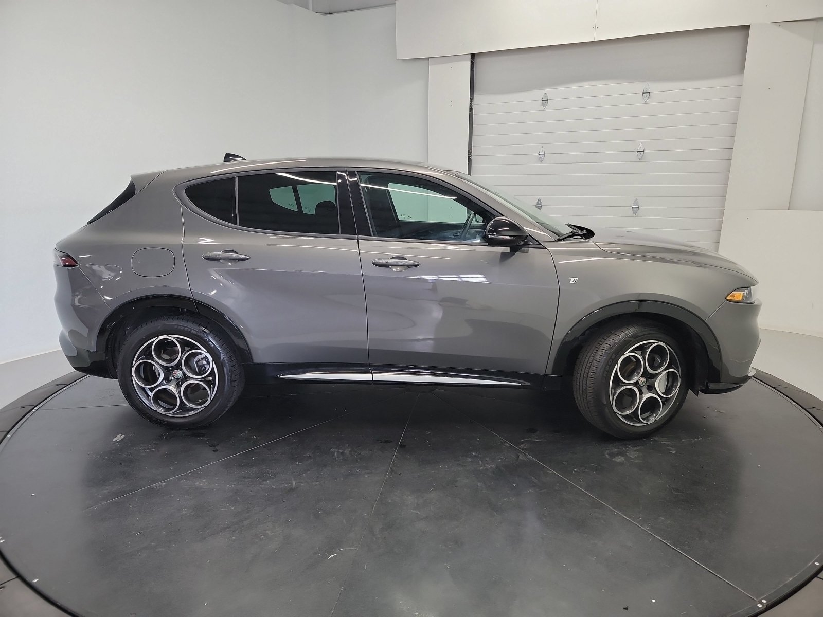 Used 2024 Alfa Romeo Tonale Ti AWD/4WD image 11